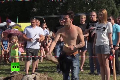 Метание коровьих лепёшек 