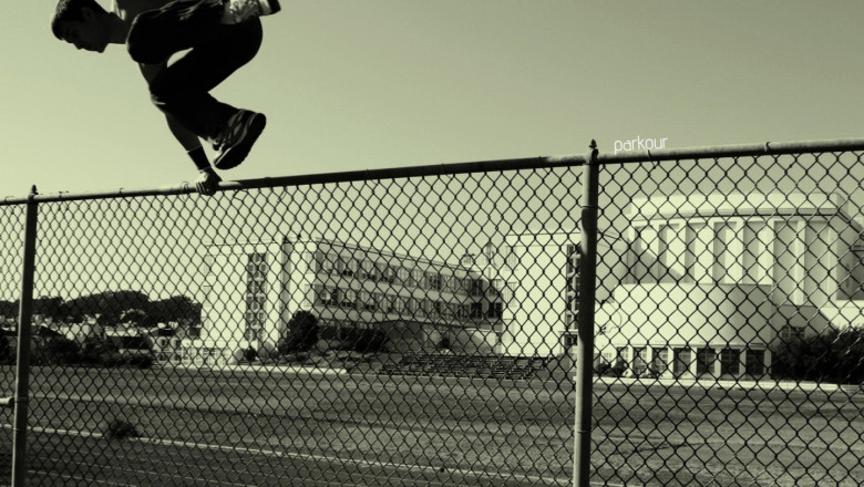 Как надо перепрыгивать через забор