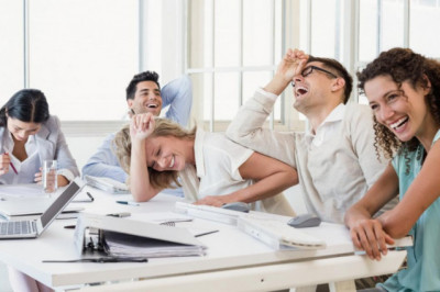 Папина заботливая доченька 