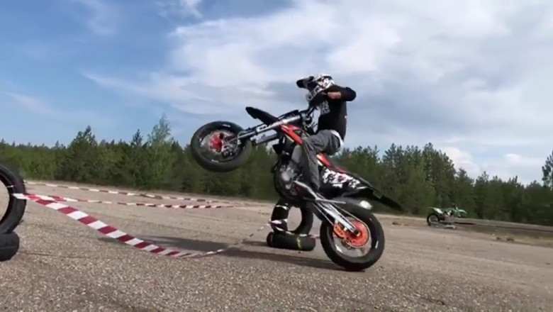 Прыжок через препятствие 