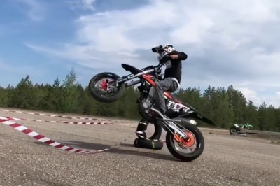 Прыжок через препятствие 