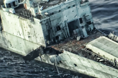 Американский десантный корабль USS Racine ушёл на дно 