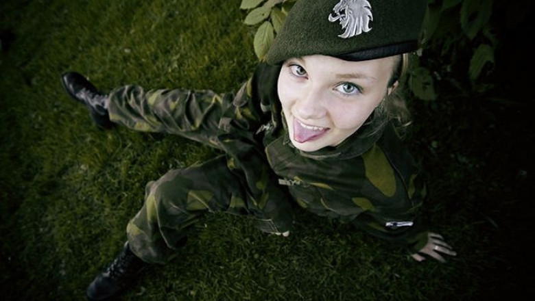 И такие служат в армии ...