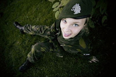 И такие служат в армии ...