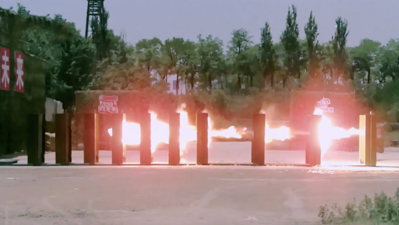 10 стальных пластин подряд поразил 105 - мм снаряд 