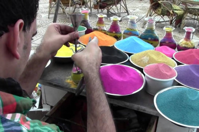 Необычайно красивая картина из песка 