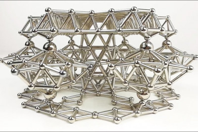 Небольшие скульптуры из магнитиков  