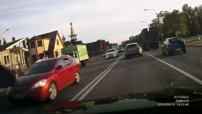 Отличная реакция водителя грузовика 